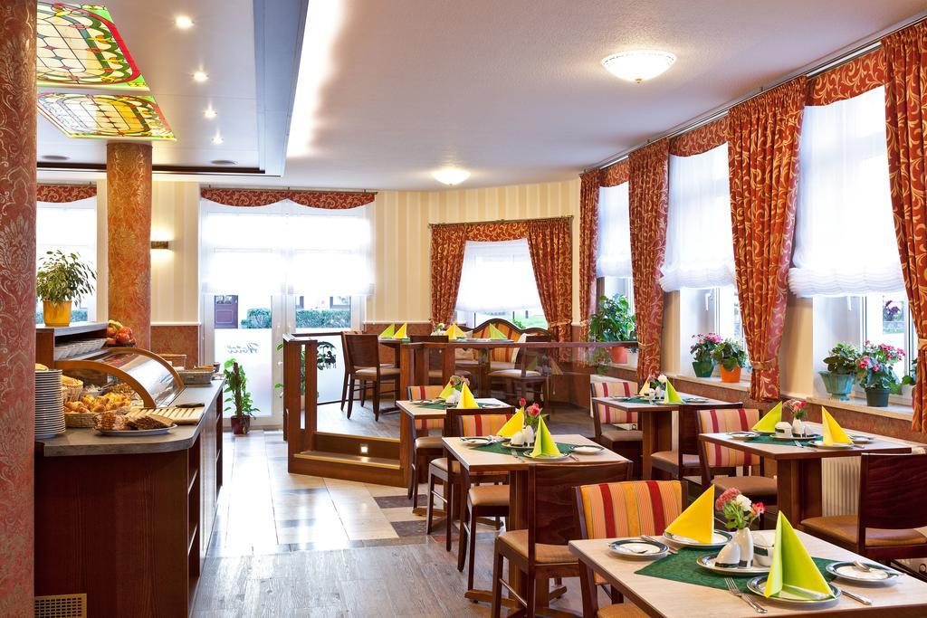 Hotel Fuer Dich Варен Екстериор снимка