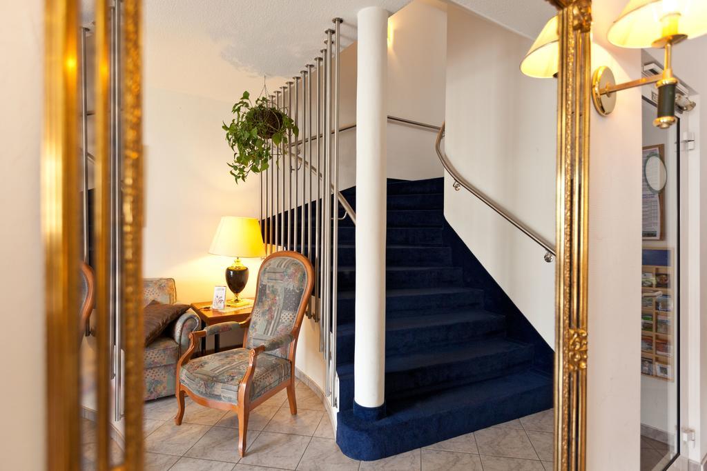 Hotel Fuer Dich Варен Екстериор снимка