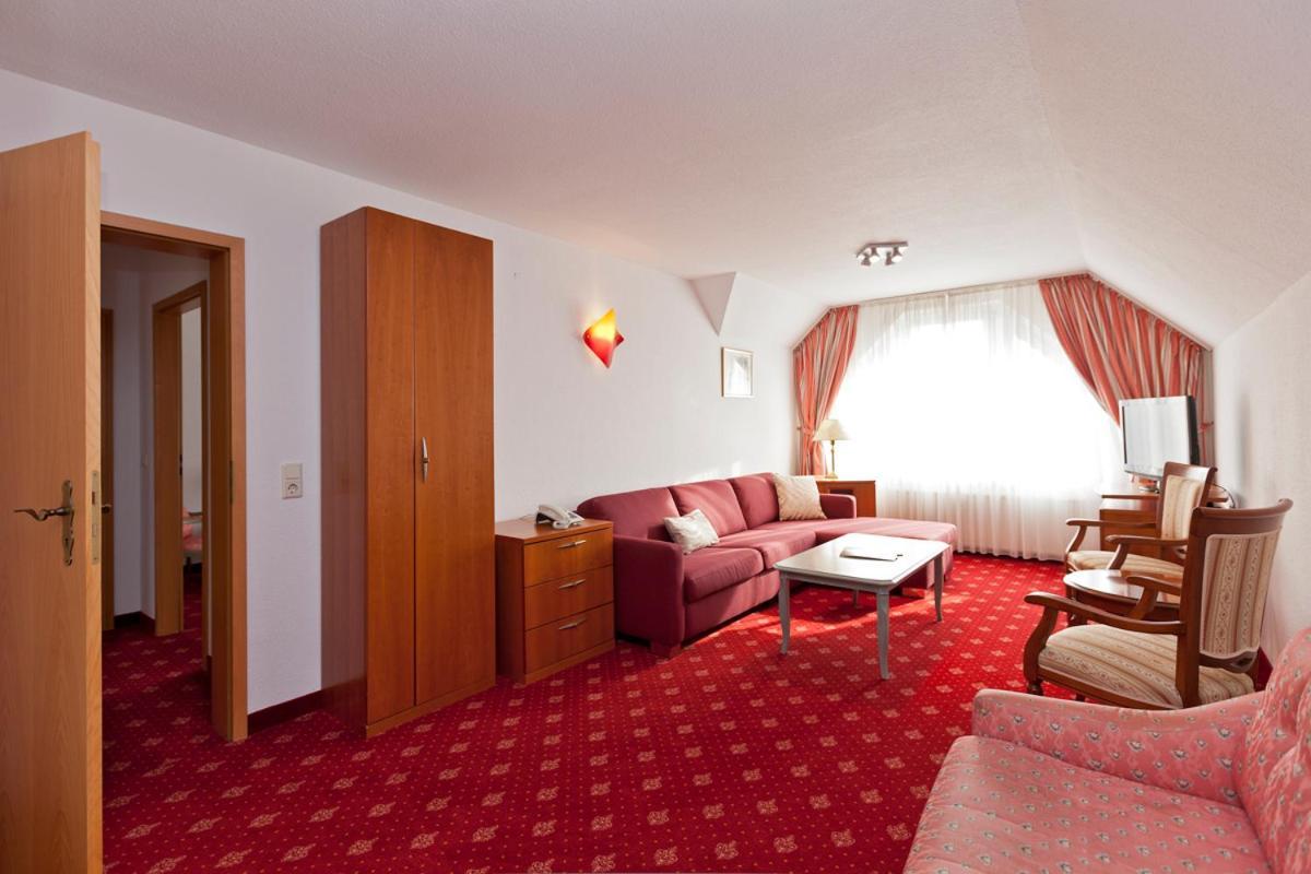 Hotel Fuer Dich Варен Екстериор снимка